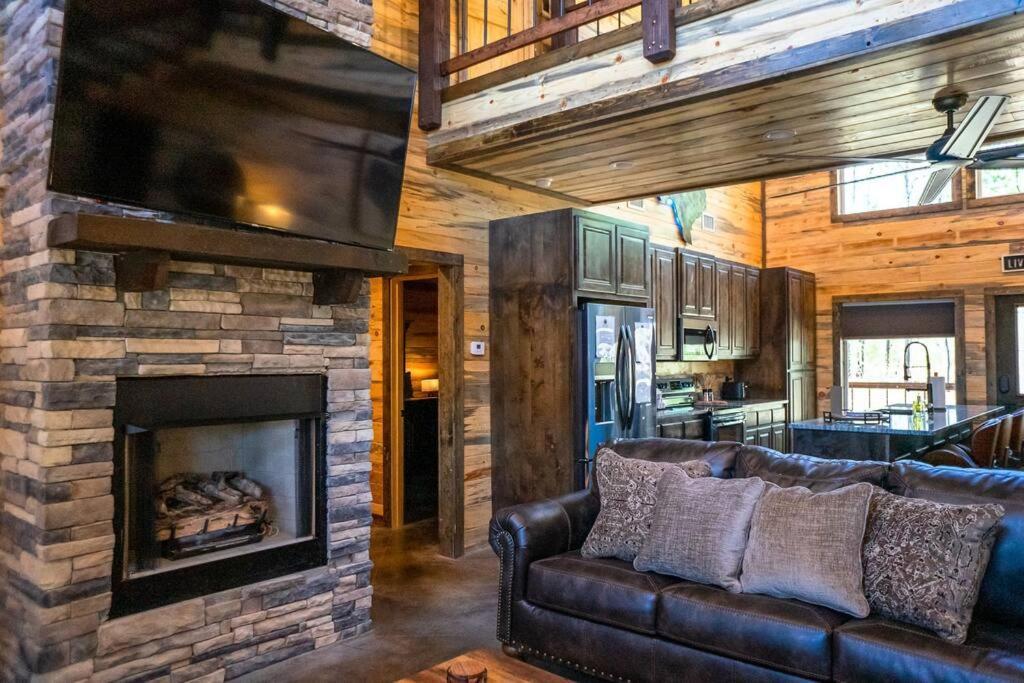 The Big Tex Luxury Cabin Is Epic بروكن بو المظهر الخارجي الصورة